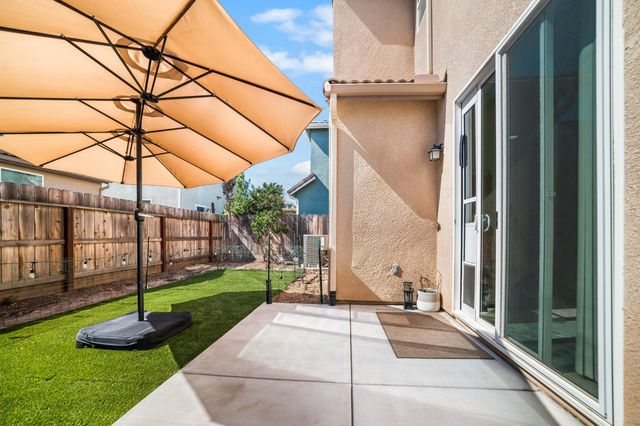 1532 Joy Drive, Clovis, CA 93619