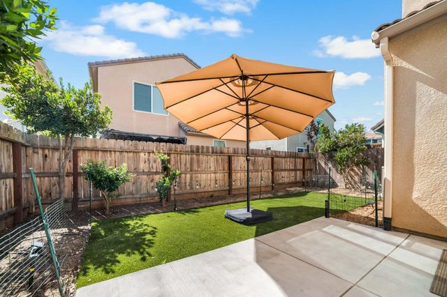 1532 Joy Drive, Clovis, CA 93619