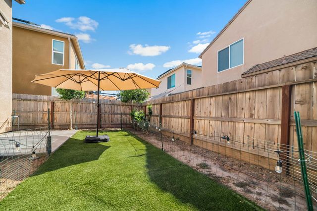 1532 Joy Drive, Clovis, CA 93619