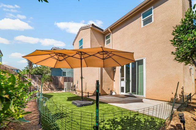 1532 Joy Drive, Clovis, CA 93619
