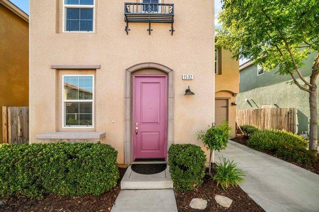 1532 Joy Drive, Clovis, CA 93619