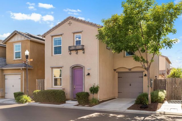 1532 Joy Drive, Clovis, CA 93619