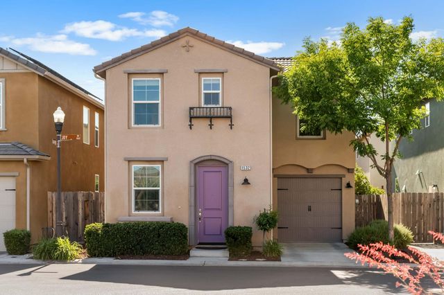 1532 Joy Drive, Clovis, CA 93619