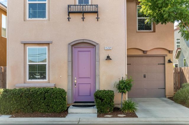 1532 Joy Drive, Clovis, CA 93619