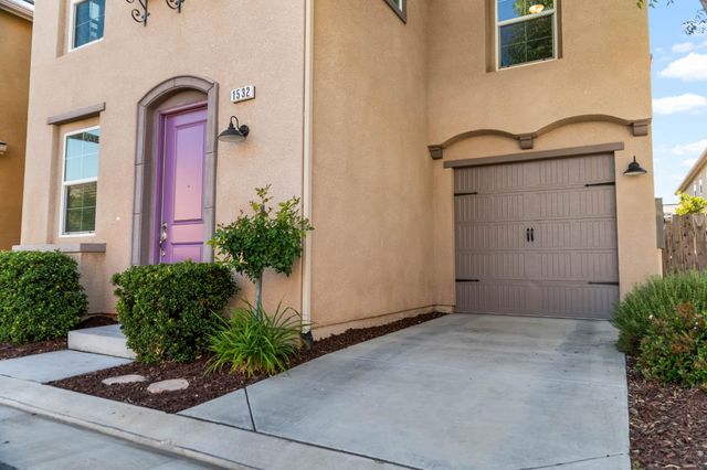 1532 Joy Drive, Clovis, CA 93619