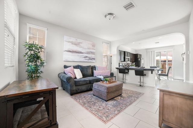 1532 Joy Drive, Clovis, CA 93619