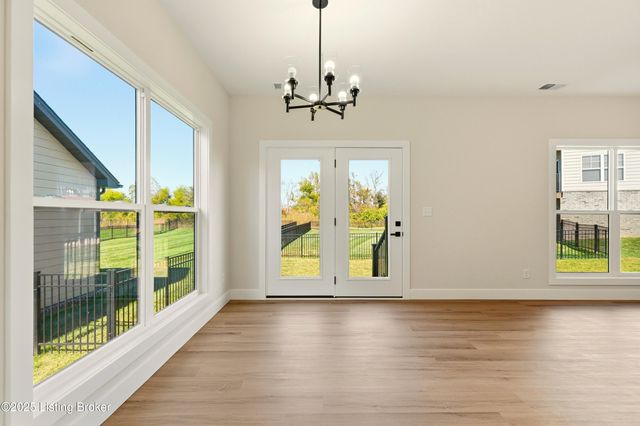 1160 Greens Dr, Simpsonville, KY 40067