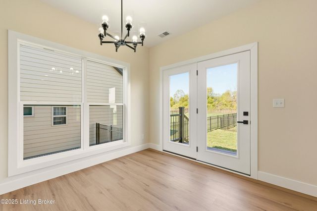 1160 Greens Dr, Simpsonville, KY 40067