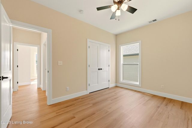 1160 Greens Dr, Simpsonville, KY 40067