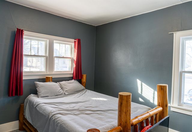 512 1ST ST NE, Minot, ND 58703