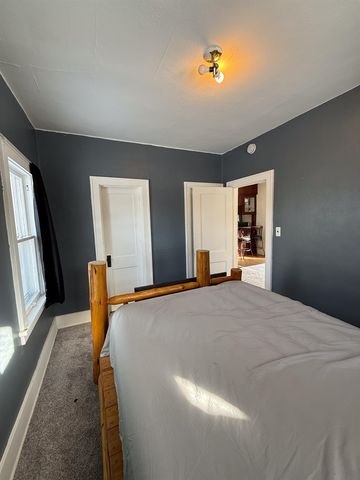 512 1ST ST NE, Minot, ND 58703