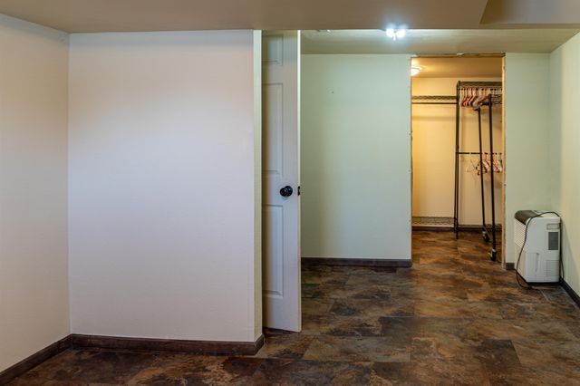 512 1ST ST NE, Minot, ND 58703