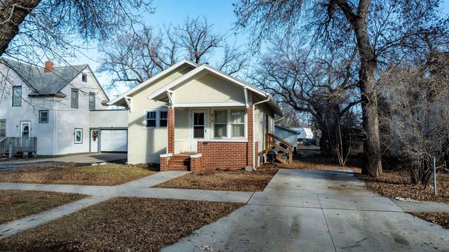 512 1ST ST NE, Minot, ND 58703