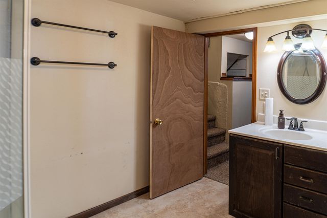 512 1ST ST NE, Minot, ND 58703