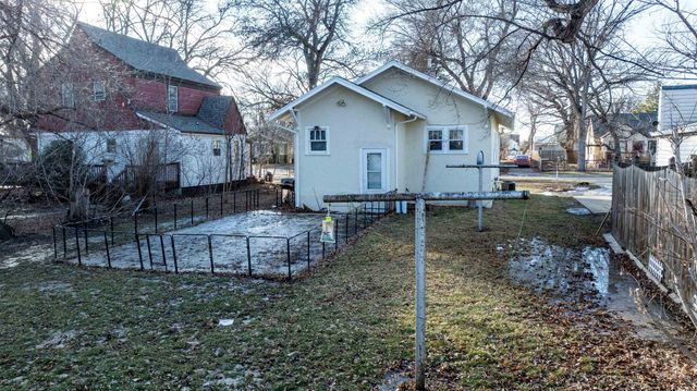 512 1ST ST NE, Minot, ND 58703