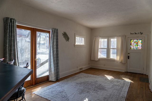 512 1ST ST NE, Minot, ND 58703