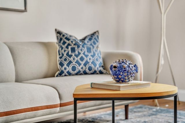 127 Centre St 307, Brockton, MA 02302