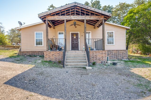 4630 Waterwood Pass, Elmendorf, TX 78112