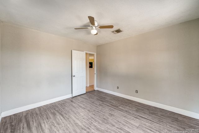 4630 Waterwood Pass, Elmendorf, TX 78112