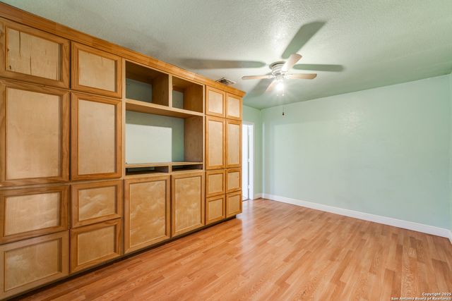 4630 Waterwood Pass, Elmendorf, TX 78112