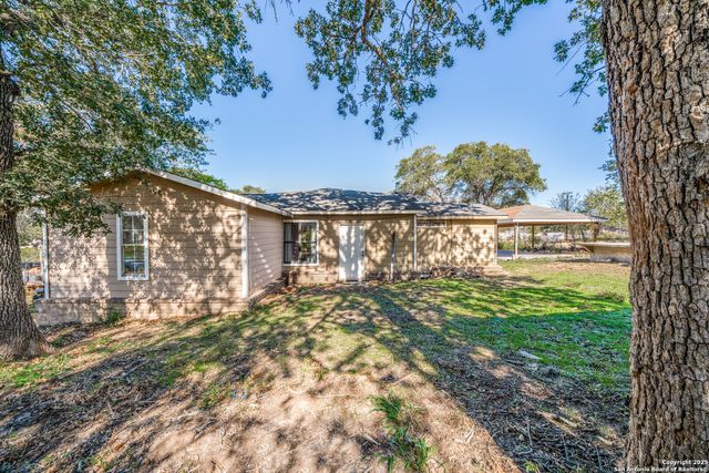 4630 Waterwood Pass, Elmendorf, TX 78112