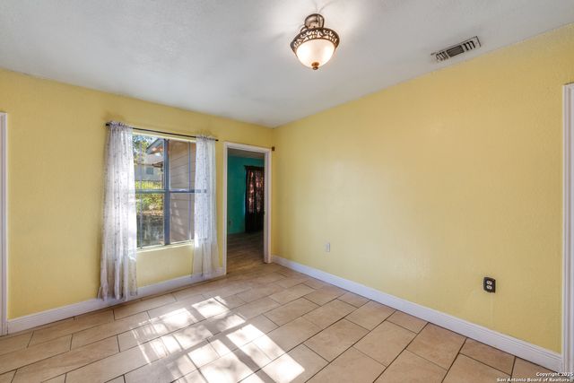 4630 Waterwood Pass, Elmendorf, TX 78112