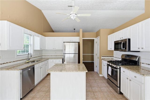 3289 Hampton Trace Court, Buford, GA 30519