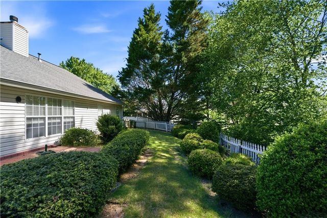 3289 Hampton Trace Court, Buford, GA 30519