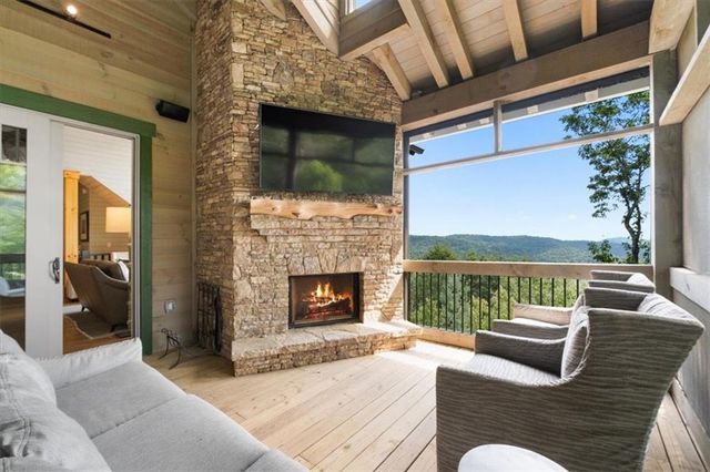 207 Utana Bluffs Trail, Ellijay, GA 30540