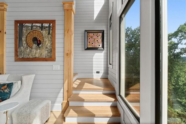 207 Utana Bluffs Trail, Ellijay, GA 30540