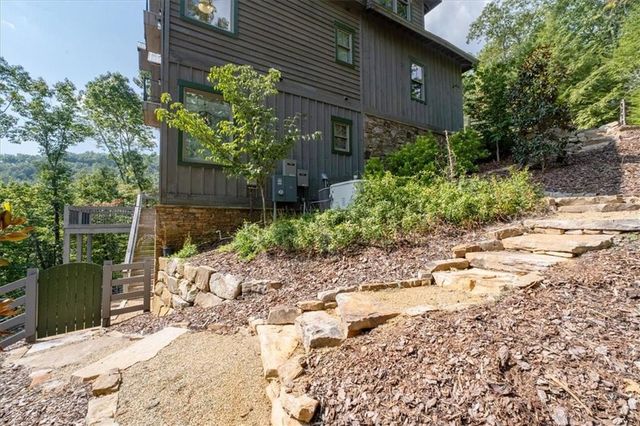 207 Utana Bluffs Trail, Ellijay, GA 30540