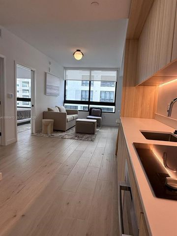 225 N Miami Ave 910, Miami, FL 33128