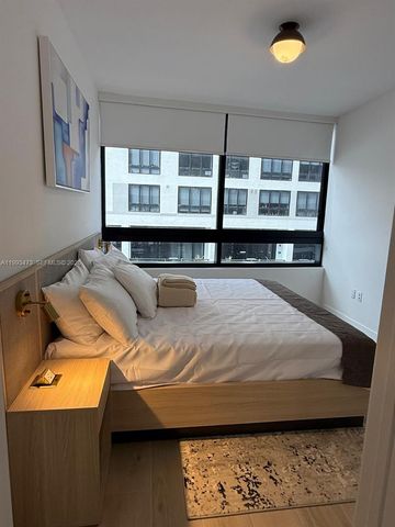 225 N Miami Ave 910, Miami, FL 33128