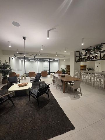 225 N Miami Ave 910, Miami, FL 33128