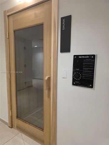 225 N Miami Ave 910, Miami, FL 33128