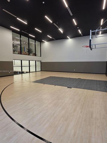 225 N Miami Ave 910, Miami, FL 33128