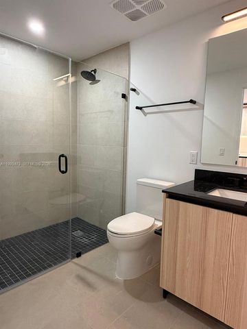 225 N Miami Ave 910, Miami, FL 33128