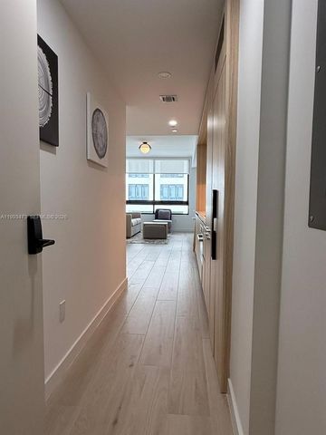 225 N Miami Ave 910, Miami, FL 33128