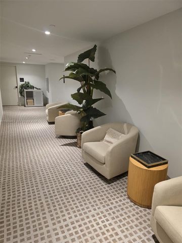 225 N Miami Ave 910, Miami, FL 33128