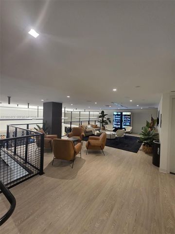 225 N Miami Ave 910, Miami, FL 33128