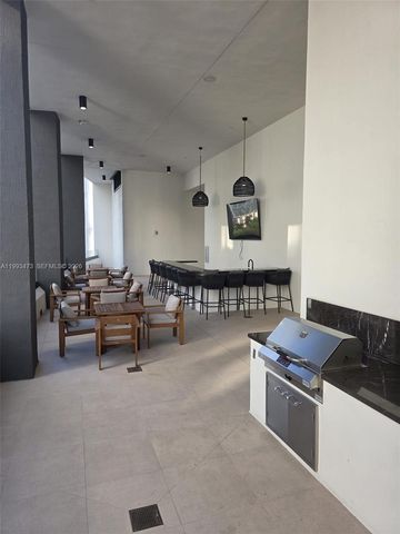 225 N Miami Ave 910, Miami, FL 33128