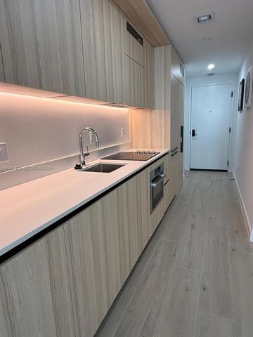 225 N Miami Ave 910, Miami, FL 33128