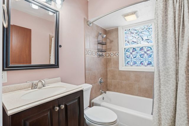 2839 E Locust St Street, Davenport, IA 52803