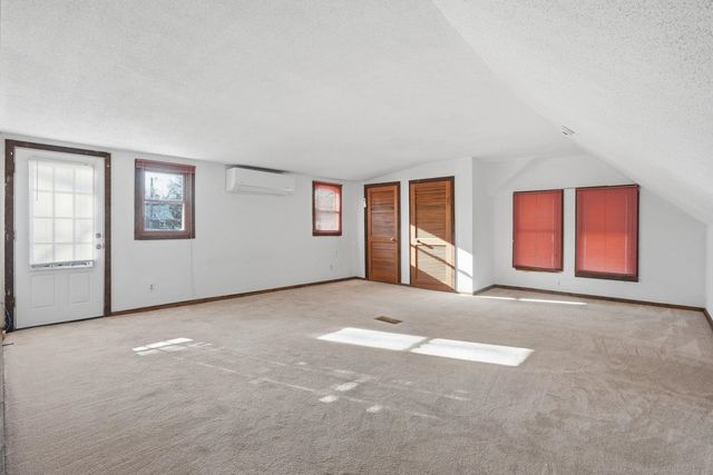 2839 E Locust St Street, Davenport, IA 52803