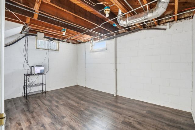 2839 E Locust St Street, Davenport, IA 52803