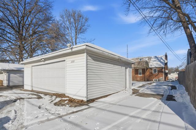 2839 E Locust St Street, Davenport, IA 52803