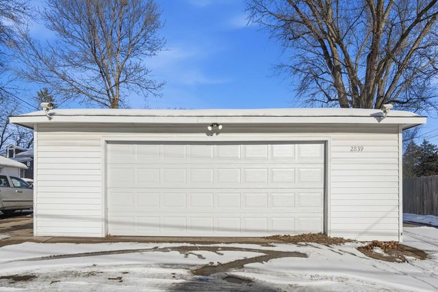 2839 E Locust St Street, Davenport, IA 52803