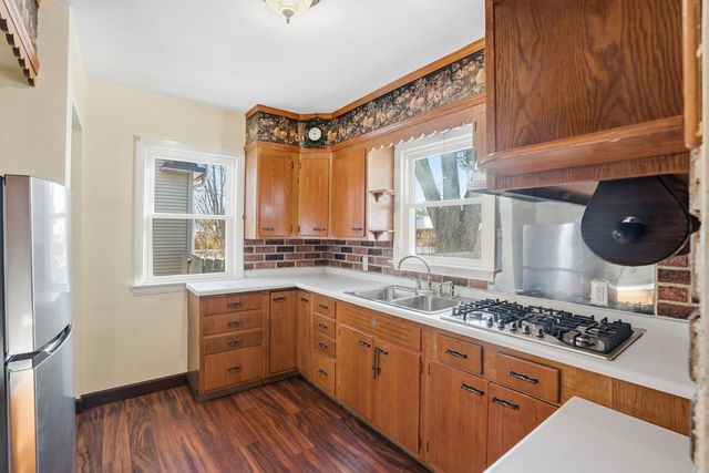 2839 E Locust St Street, Davenport, IA 52803