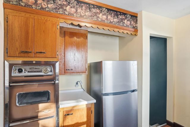 2839 E Locust St Street, Davenport, IA 52803