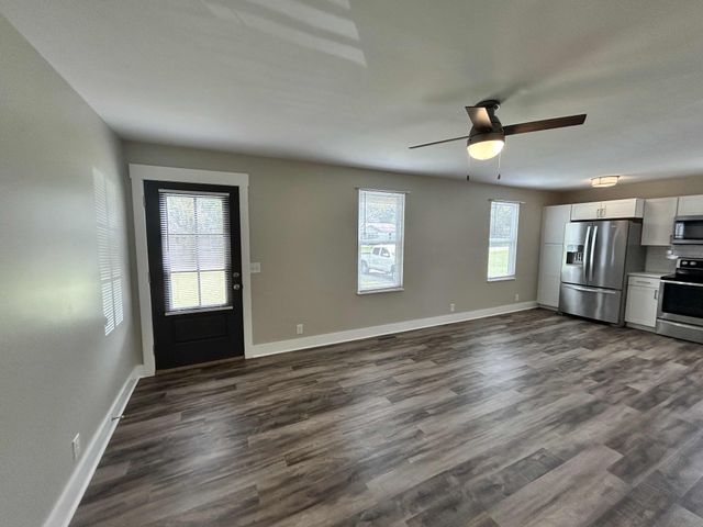 6541 Kari Dr, Murfreesboro, TN 37129